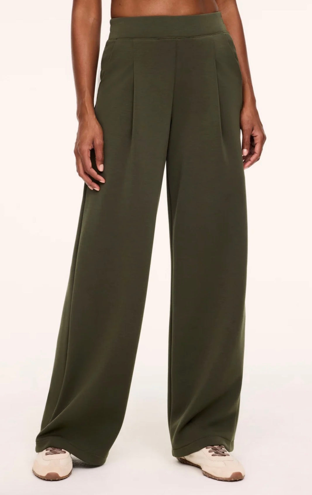 Airessentials Pleated Wide Leg Pant