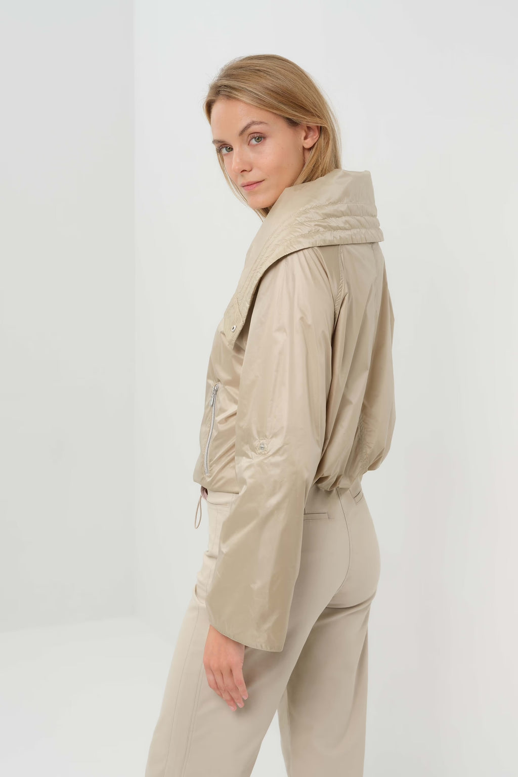 Casey Crop Windbreaker